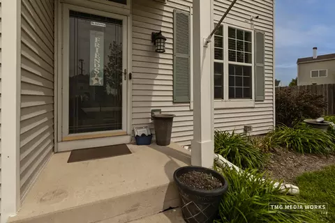 Exterior - 1603 Hawthorne Ridge Dr, Plainfield, IL 60586 photo 2 of 5