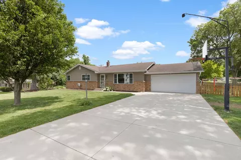2103 Delcy Dr, Rockford, IL 61107