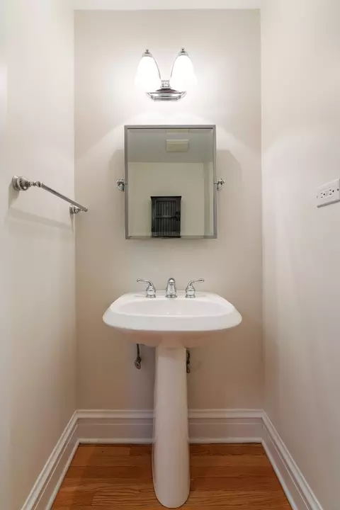 Bath - Undisclosed, Evanston, IL 60201 photo 1 of 5