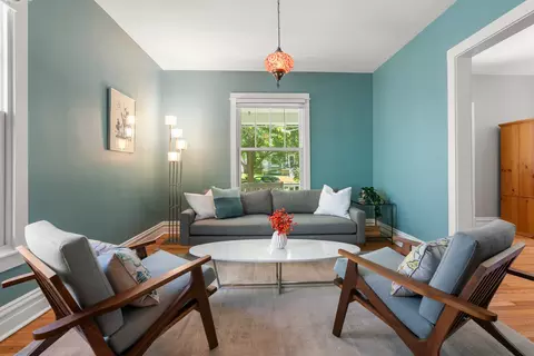 Living - Undisclosed, Evanston, IL 60201 photo 3 of 5