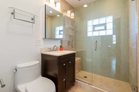 Bath - Undisclosed, Evanston, IL 60201 photo 5 of 5