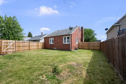 Exterior - 522 Pine St, Kewanee, IL 61443 photo 9 of 9