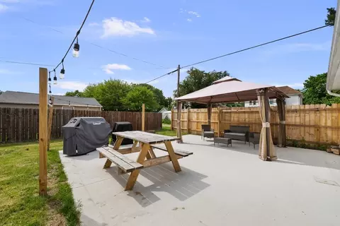 Exterior - 522 Pine St, Kewanee, IL 61443 photo 6 of 9