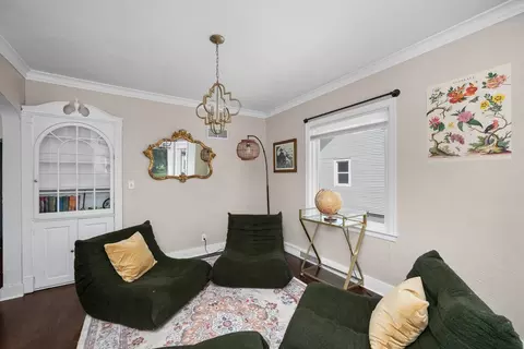 Living - 522 Pine St, Kewanee, IL 61443 photo 5 of 5