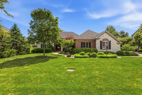 4706 Chestnut Grove Dr, Champaign, IL 61822
