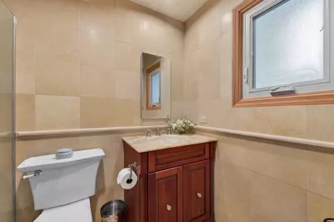 Bath - 1507 Acorn Ct, Wheeling, IL 60090 photo 4 of 5