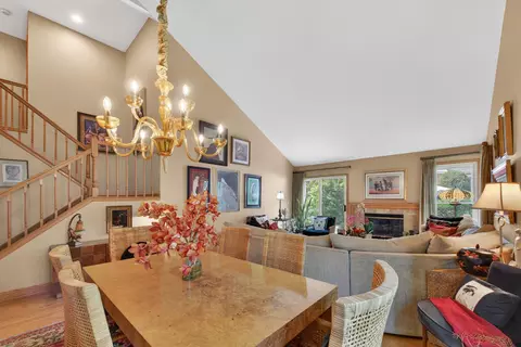 Dining - 1507 Acorn Ct, Wheeling, IL 60090 photo 2 of 3
