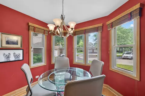Dining - 1507 Acorn Ct, Wheeling, IL 60090 photo 3 of 3