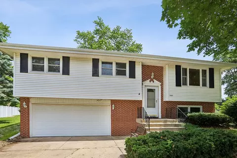 3207 Indianwood Ln, Joliet, IL 60431