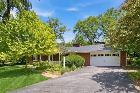 237 Beachview Ln, North Barrington, IL 60010