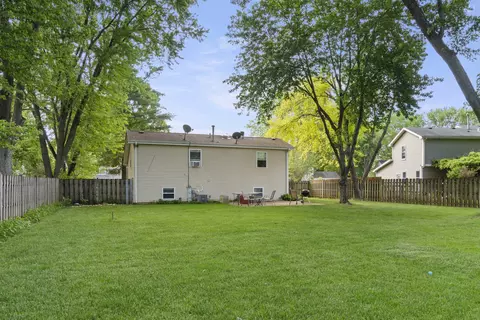 Exterior - 1220 Old Mill Ln, Algonquin, IL 60102 photo 3 of 5