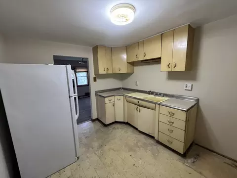 Kitchen - 25830 S Chestnut Rd, Monee, IL 60449 photo 2 of 2