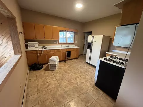 Kitchen - 25830 S Chestnut Rd, Monee, IL 60449 photo 1 of 2