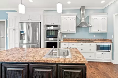 Kitchen - 1104 Daybreak Dr, Marion, IL 62959 photo 1 of 4
