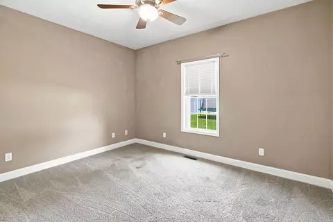 Bedroom - 1104 Daybreak Dr, Marion, IL 62959 photo 2 of 5