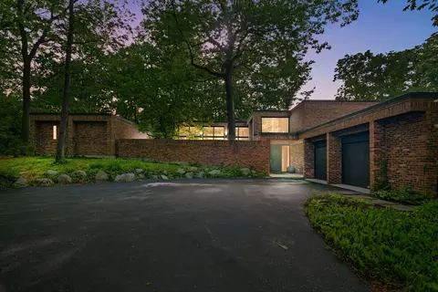 3290 Brook Rd, Highland Park, IL 60035