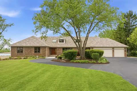 2208 Shetland Rd, Inverness, IL 60010