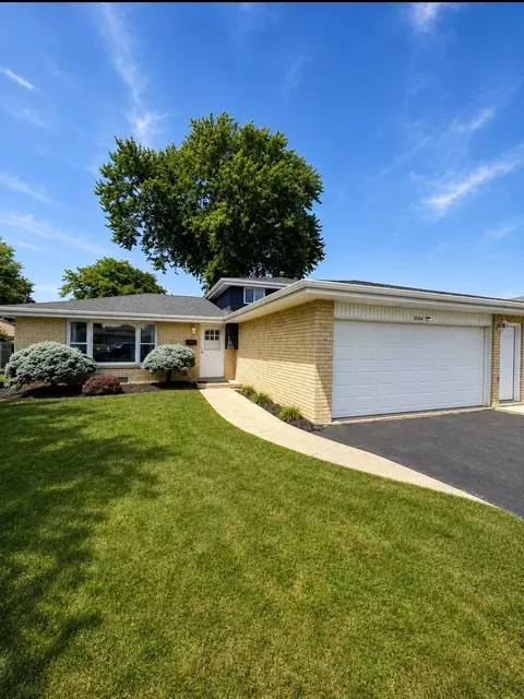 5554 Linder Ct, Crestwood, IL 60418