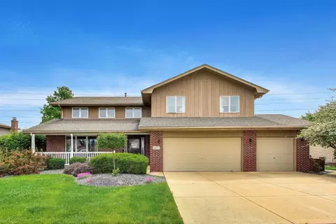 8407 Brookside Glen Dr, Tinley Park, IL 60487
