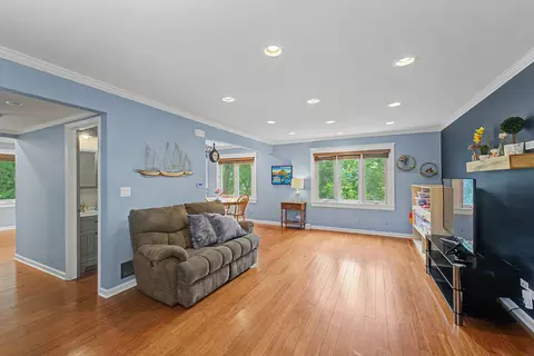 Living - 5091 Chambers Dr, Hoffman Estates, IL 60010 photo 1 of 1
