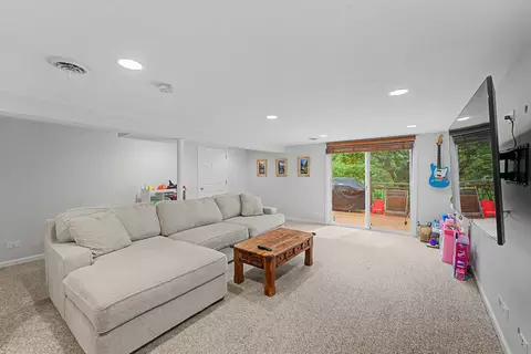 Other - 5091 Chambers Dr, Hoffman Estates, IL 60010 photo 5 of 9