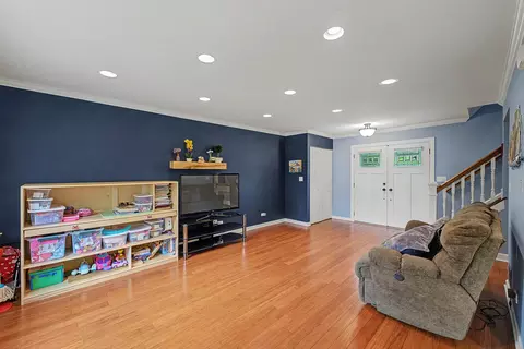 Other - 5091 Chambers Dr, Hoffman Estates, IL 60010 photo 2 of 9