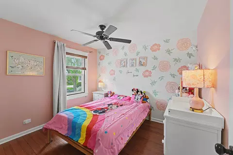 Bedroom - 5091 Chambers Dr, Hoffman Estates, IL 60010 photo 1 of 3