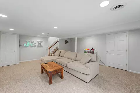Other - 5091 Chambers Dr, Hoffman Estates, IL 60010 photo 6 of 9