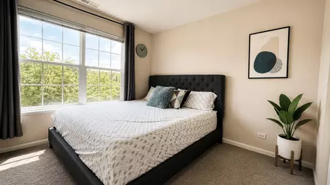 Bedroom - 809 Brodhead Dr, Aurora, IL 60504 photo 3 of 3