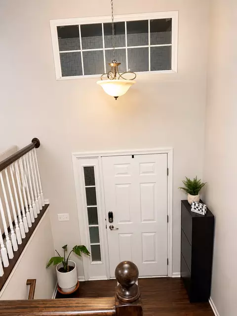 Entry Way - 809 Brodhead Dr, Aurora, IL 60504 photo 1 of 1