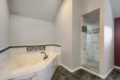 Bath - 25315 W Wilson Ct, Plainfield, IL 60586 photo 6 of 7