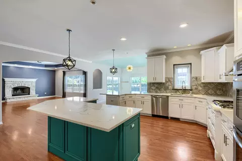 Kitchen - 25315 W Wilson Ct, Plainfield, IL 60586 photo 2 of 4