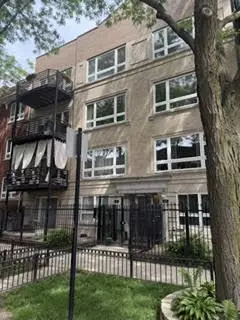 902 W Agatite Ave #T, Chicago, IL 60640