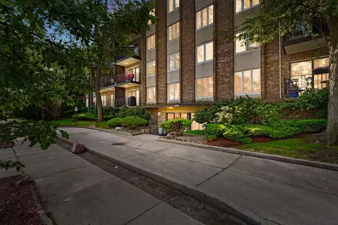 5501 Lincoln Ave #404, Morton Grove, IL 60053