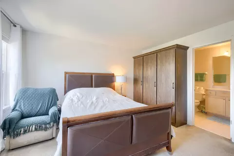Bedroom - 290 Broadmoor Ln, Bartlett, IL 60103 photo 4 of 4
