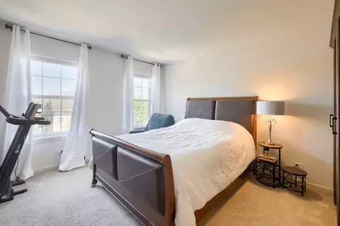 Bedroom - 290 Broadmoor Ln, Bartlett, IL 60103 photo 3 of 4