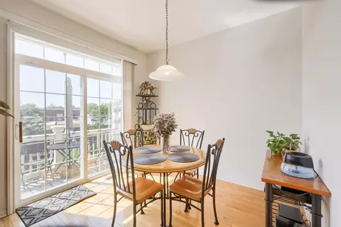 Dining - 290 Broadmoor Ln, Bartlett, IL 60103 photo 2 of 3