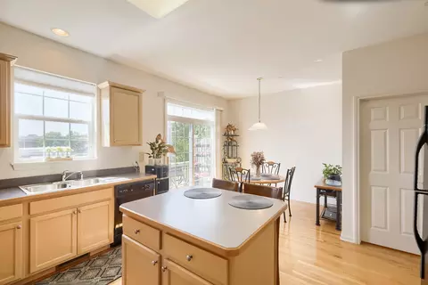 Kitchen - 290 Broadmoor Ln, Bartlett, IL 60103 photo 3 of 3