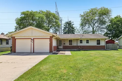 511 Walnut Ln, Elk Grove Village, IL 60007