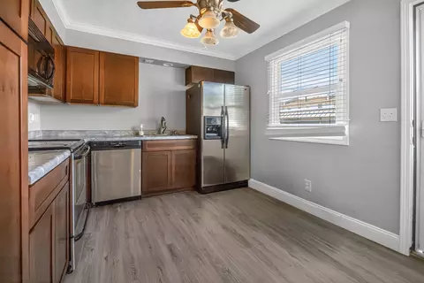 Kitchen - 105 E Lincoln St #D, Normal, IL 61761 photo 1 of 1