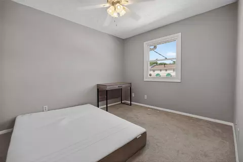 Bedroom - 105 E Lincoln St #D, Normal, IL 61761 photo 1 of 4