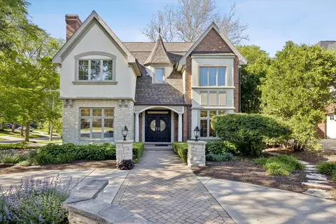 417 W 9th St, Hinsdale, IL 60521