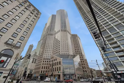 950 N Michigan Ave #3805, Chicago, IL 60611