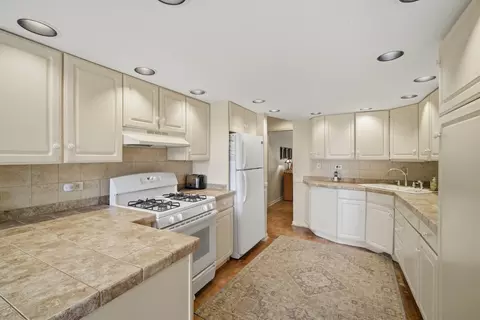 904 Glendale Rd, Glenview, IL 60025 photo 9