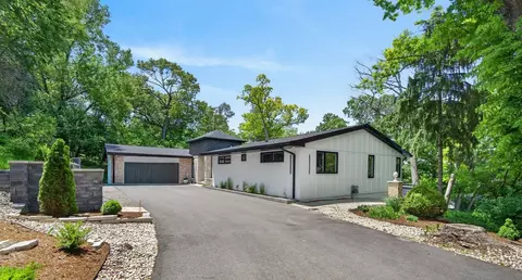 306 Woodlock St, Ingleside, IL 60041