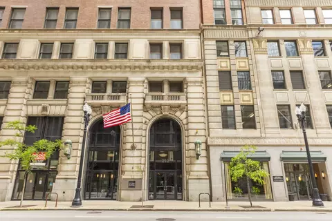 212 W Washington Ave #1508, Chicago, IL 60606