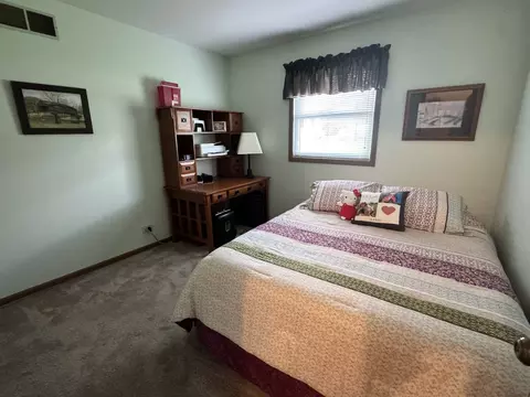 Bedroom - 1900 Powder River Path, Elgin, IL 60123 photo 2 of 2