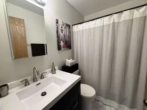 Bath - 1900 Powder River Path, Elgin, IL 60123 photo 1 of 2