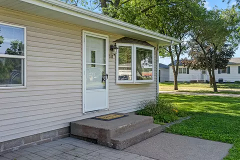 Exterior - 317 17th St E, Milan, IL 61264 photo 2 of 5