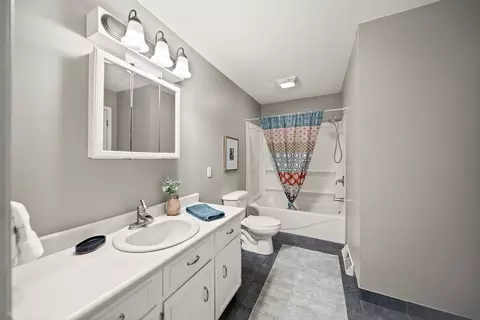 Bath - 317 17th St E, Milan, IL 61264 photo 1 of 2